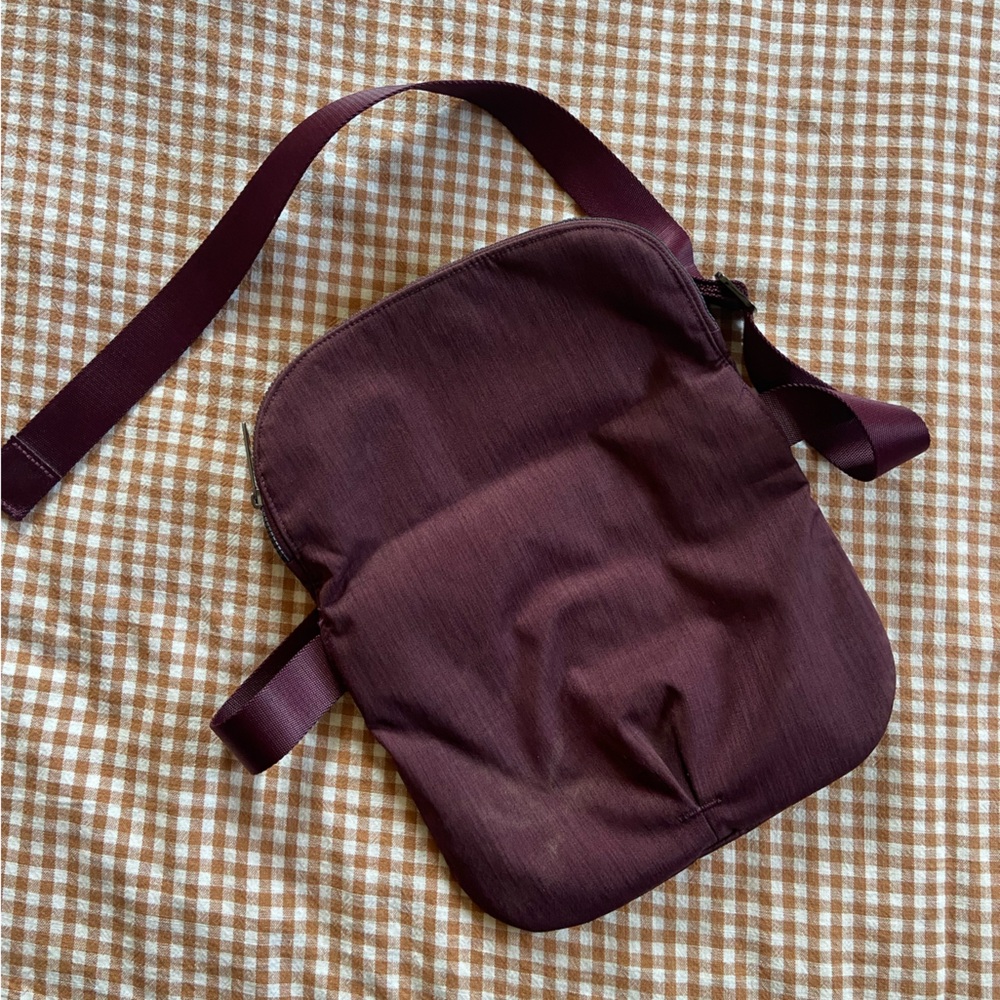 Lululemon crossbody bag - Picture 6 of 7